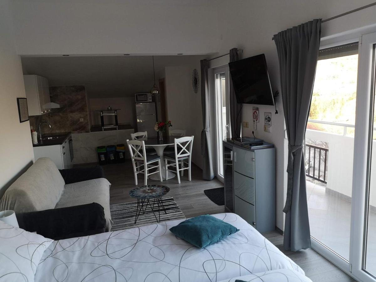 Apartamento Ana Marija Solin Exterior foto